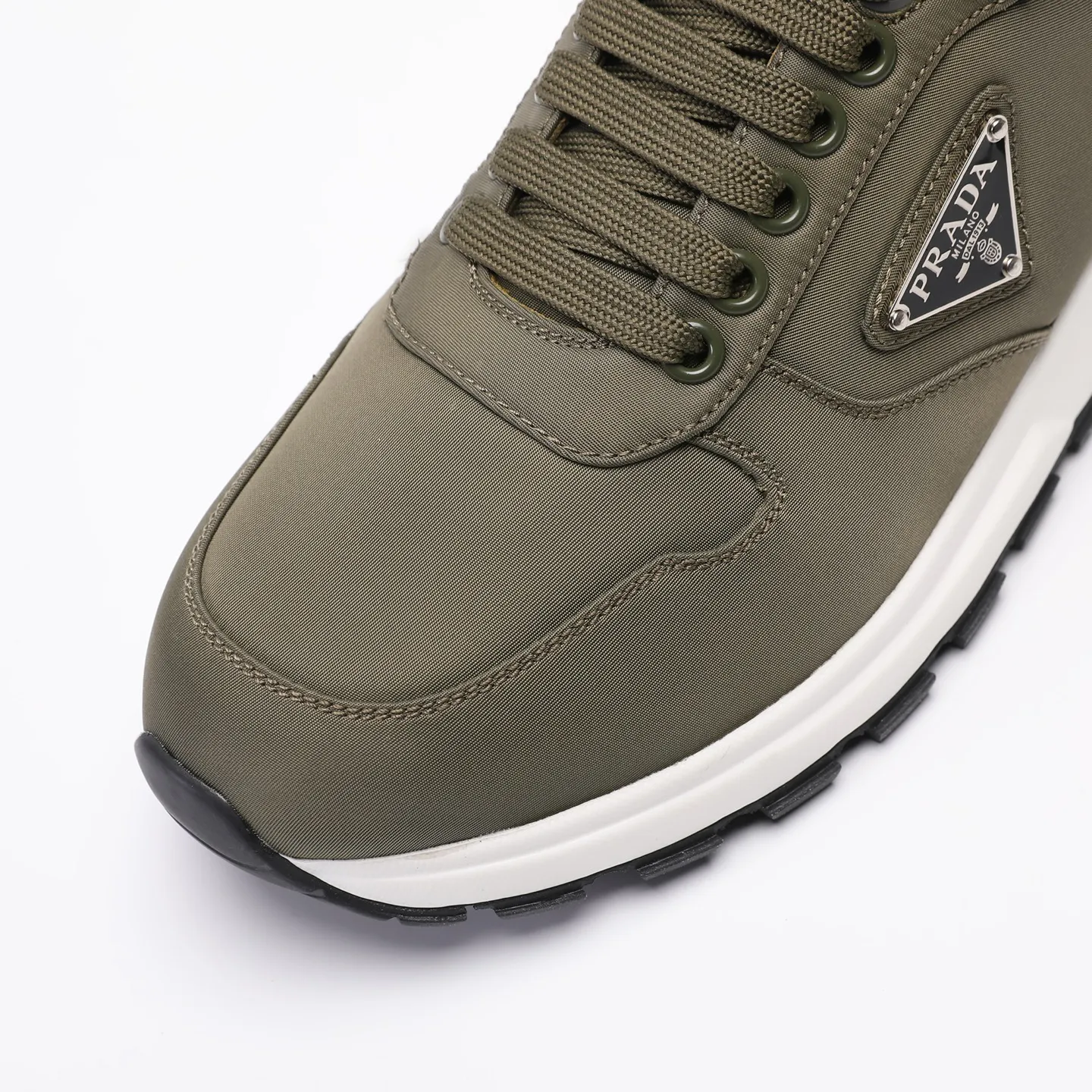 Batch 580 [PRADA] Men's shoes are popular in the counter, official website synchronization, high-quality shipments. Fabric: original cowhide with snakeskin. Lining: cowhide feet + cowhide lining. Outsole: original TPU + foam. Size: 38-46
